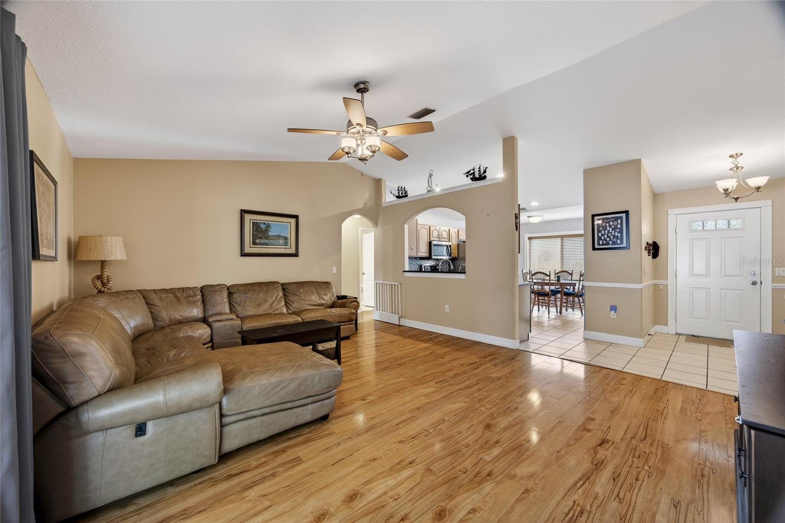 Image 6 of 32 For 2921 Cincinnati Street