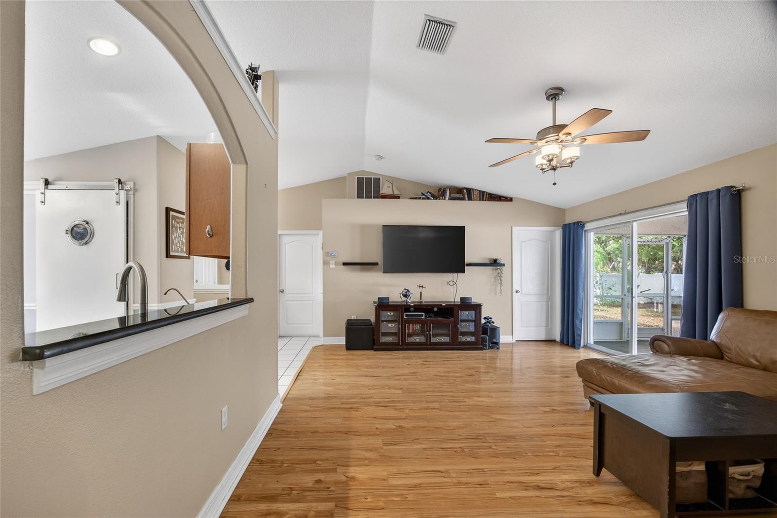 Image 7 of 32 For 2921 Cincinnati Street