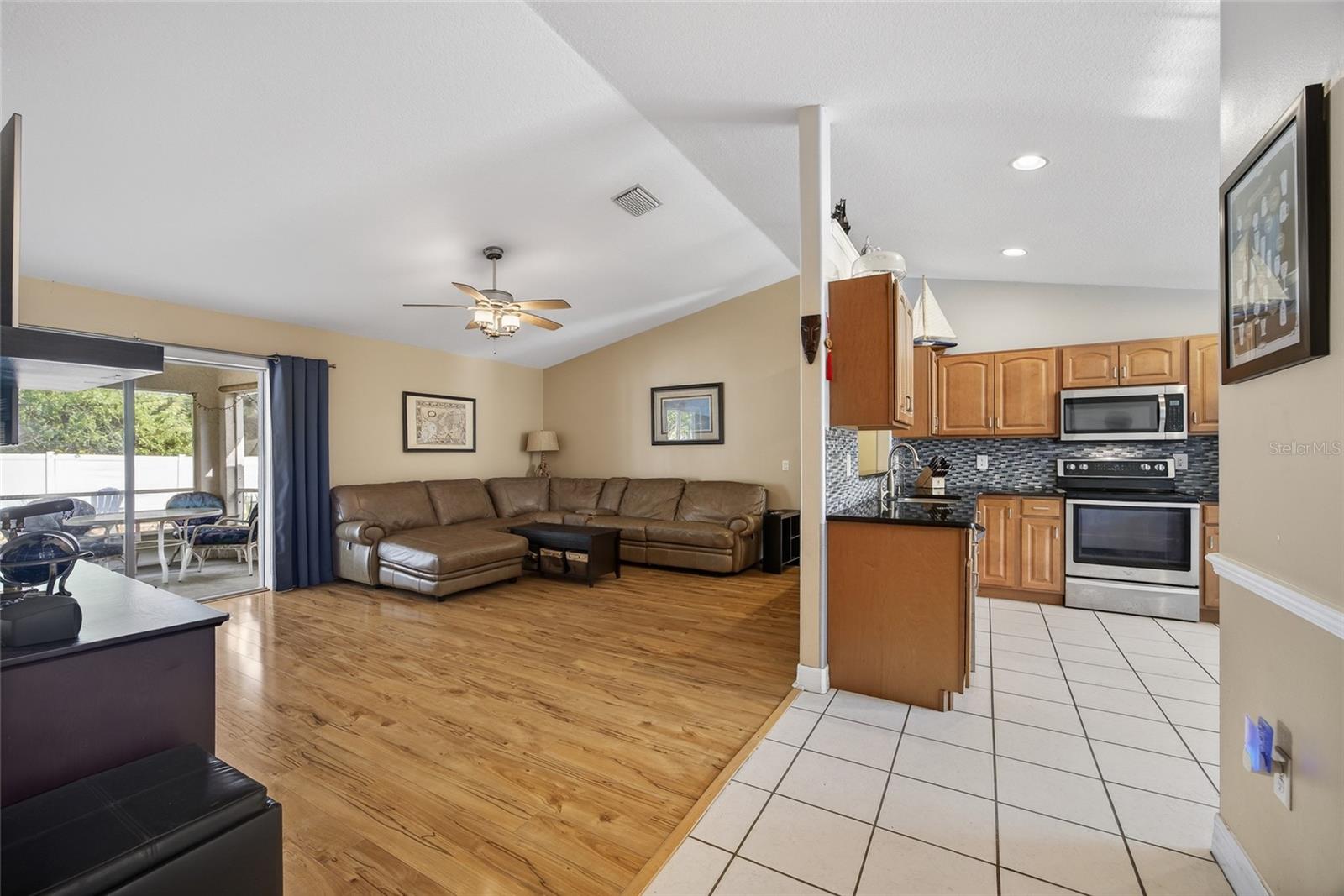 Image 8 of 32 For 2921 Cincinnati Street