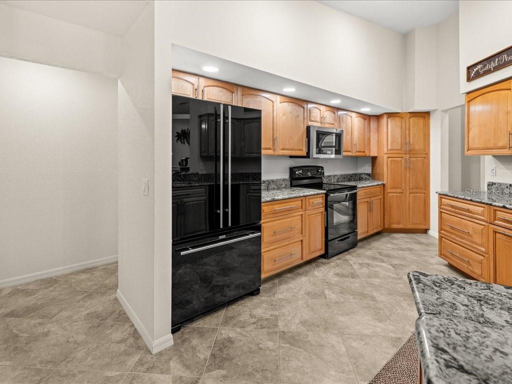 Image 13 of 48 For 25244 Lahore Lane