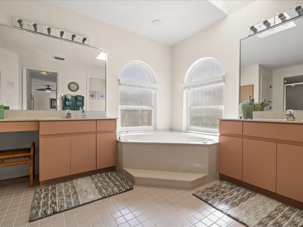 Image 22 of 48 For 25244 Lahore Lane