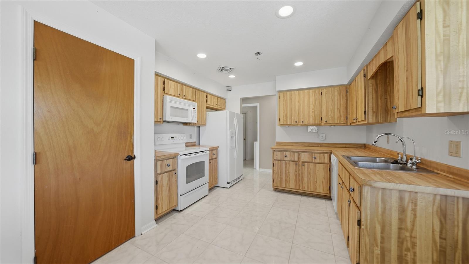 Image 14 of 45 For 26384 Madagascar Road