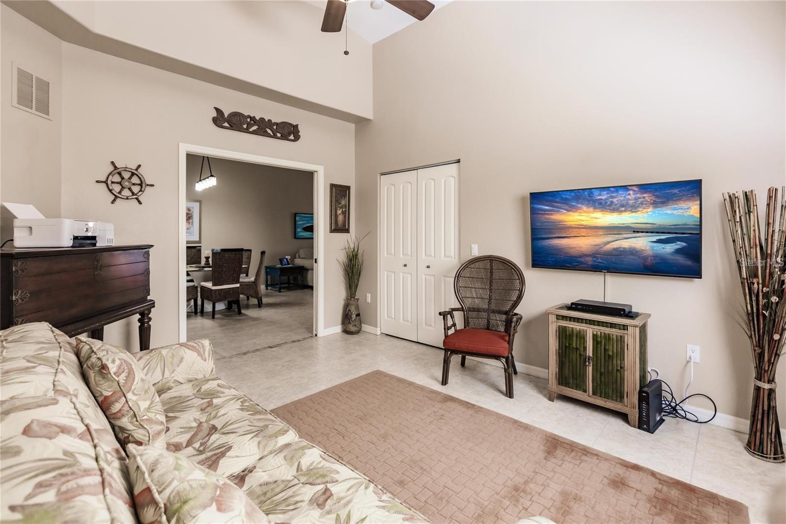 Image 24 of 30 For 323 Monaco Drive 10