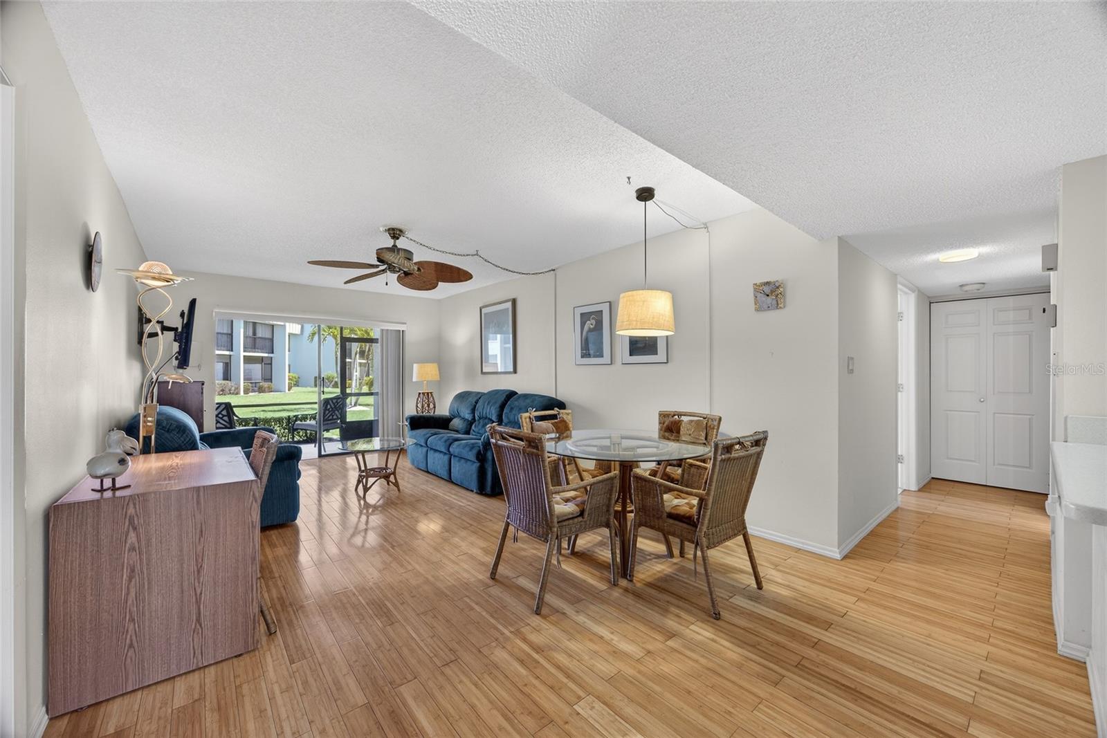 Image 5 of 36 For 1461 Aqui Esta Drive B3