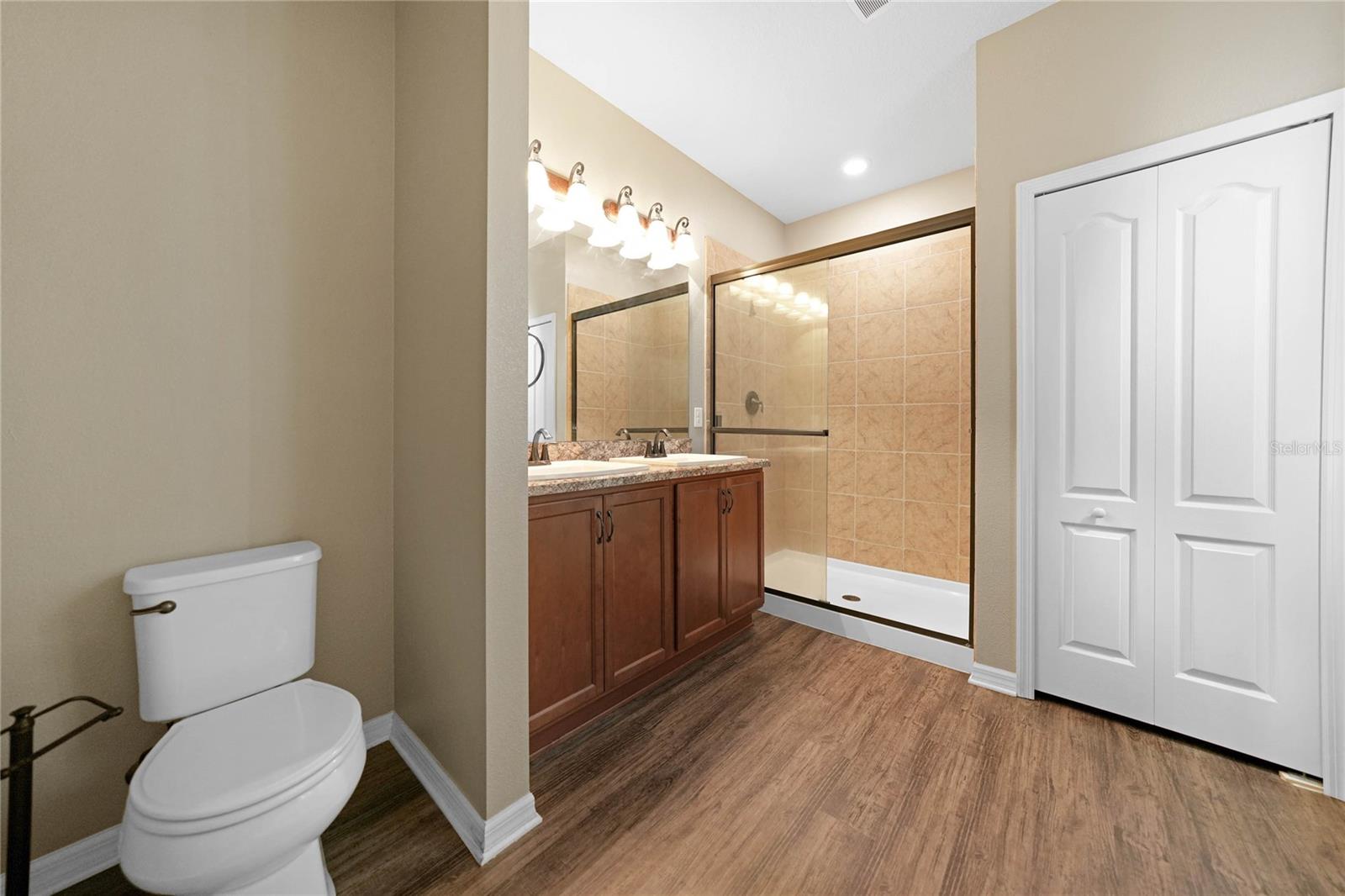 Image 19 of 33 For 10147 Winding River Road