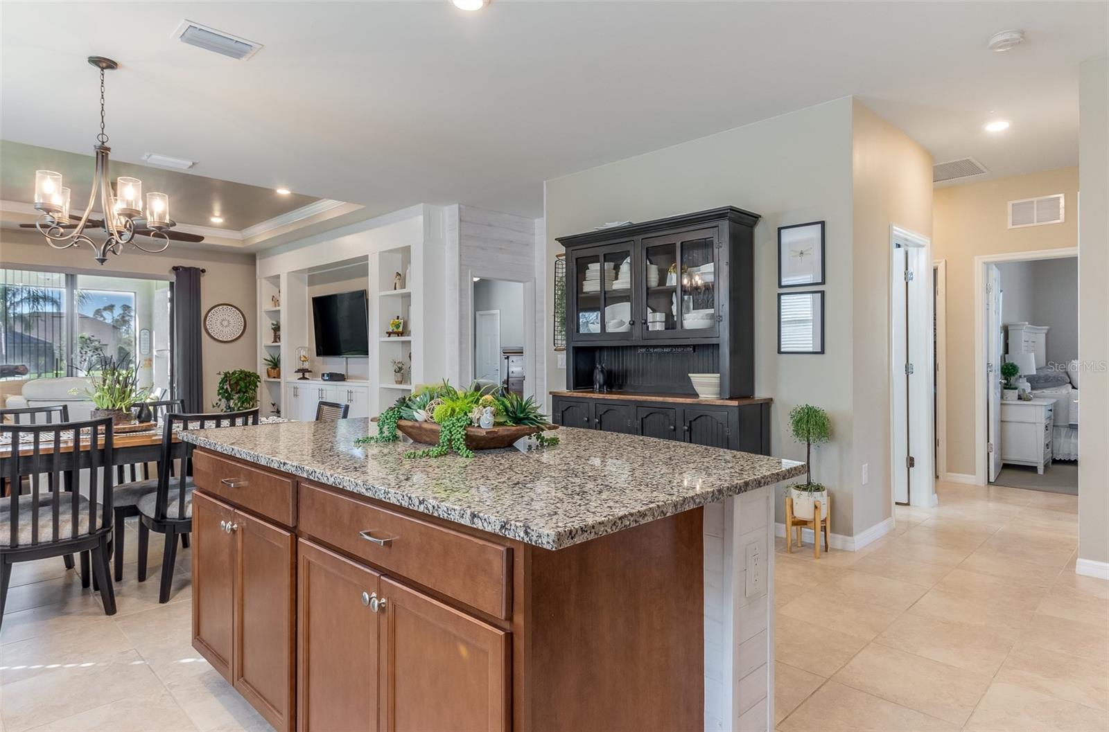 Image 13 of 46 For 2647 Marton Oak Boulevard