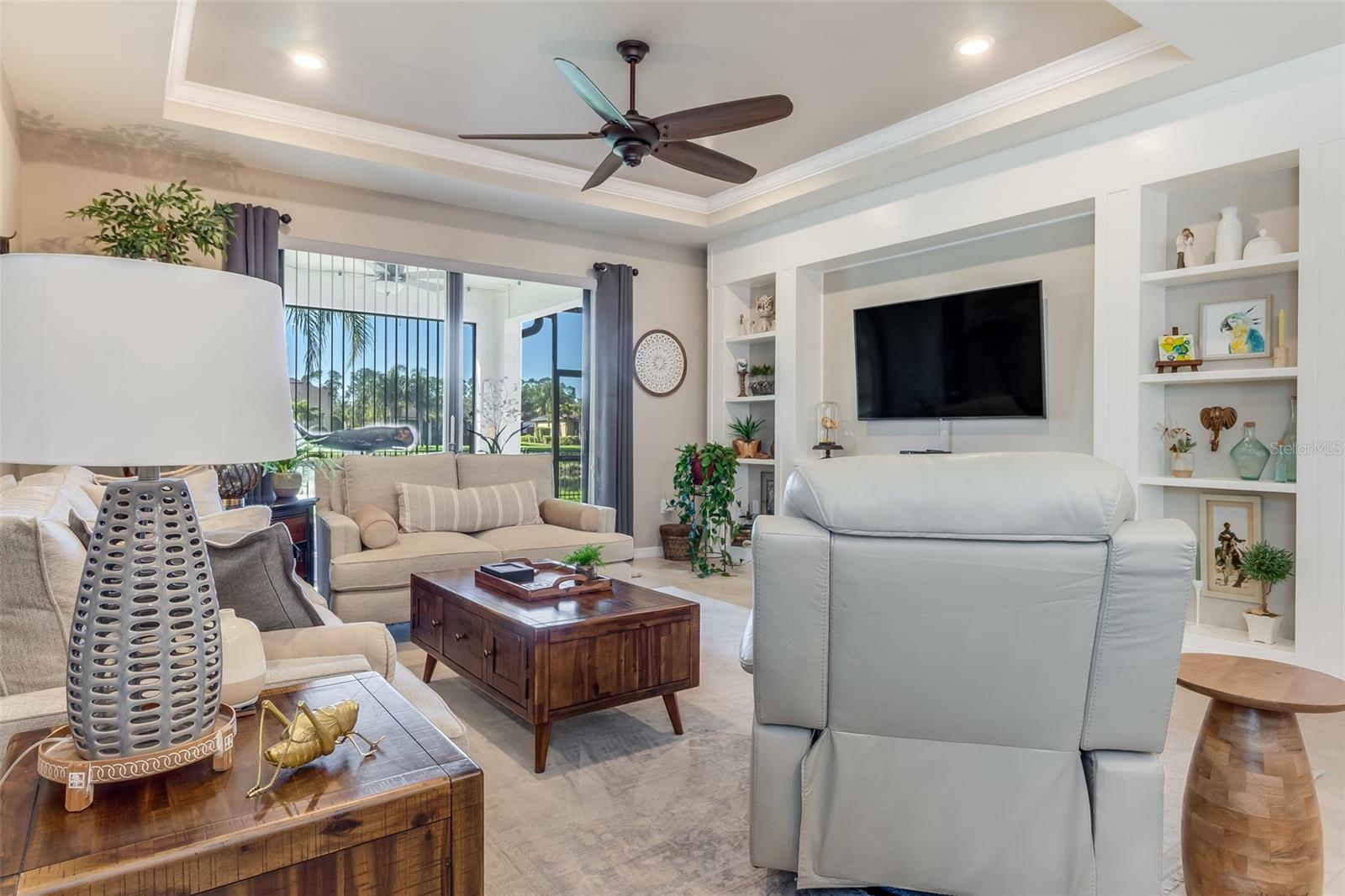 Image 20 of 46 For 2647 Marton Oak Boulevard