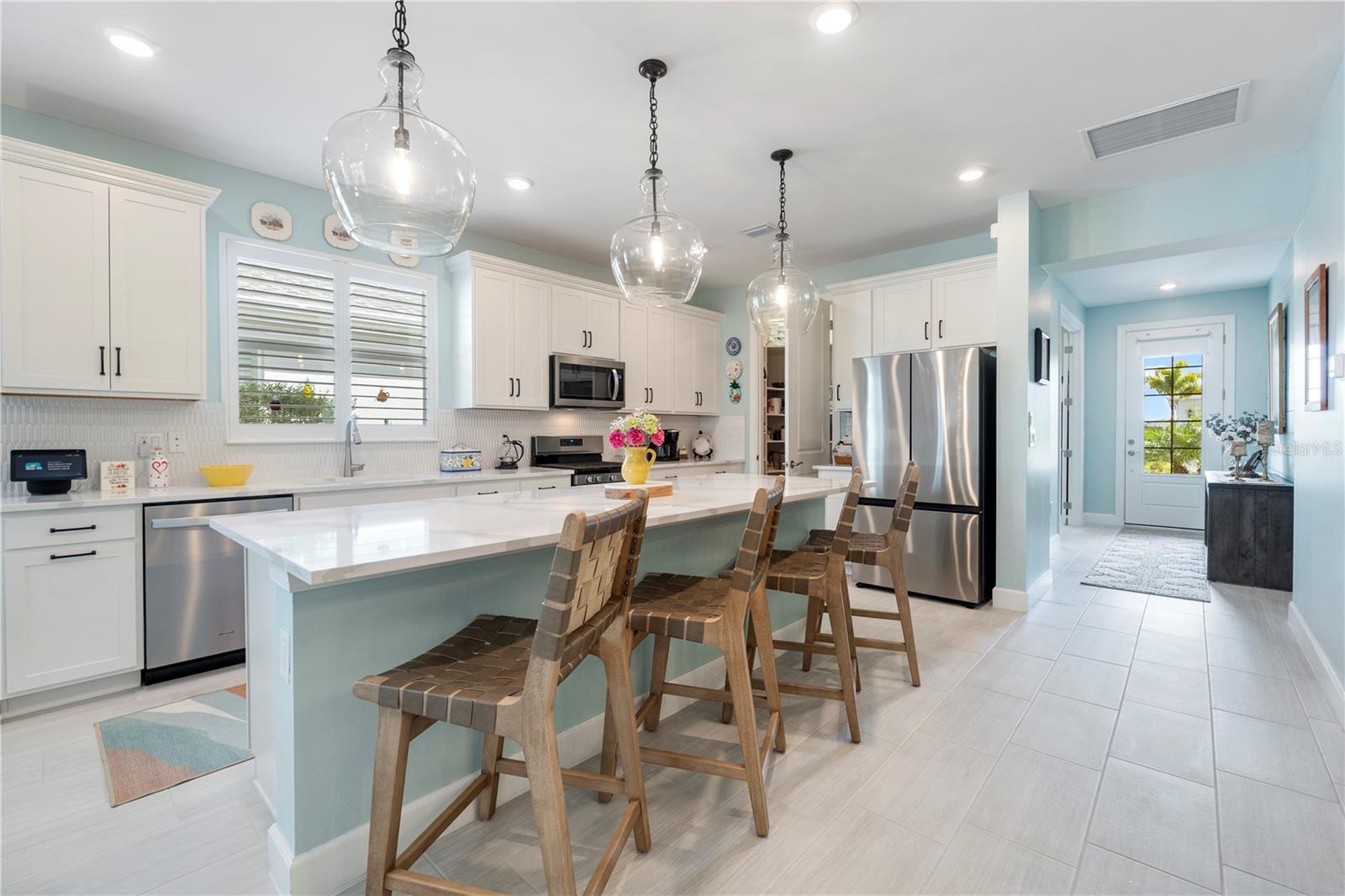 Image 10 of 83 For 15877 Shoreline Drive