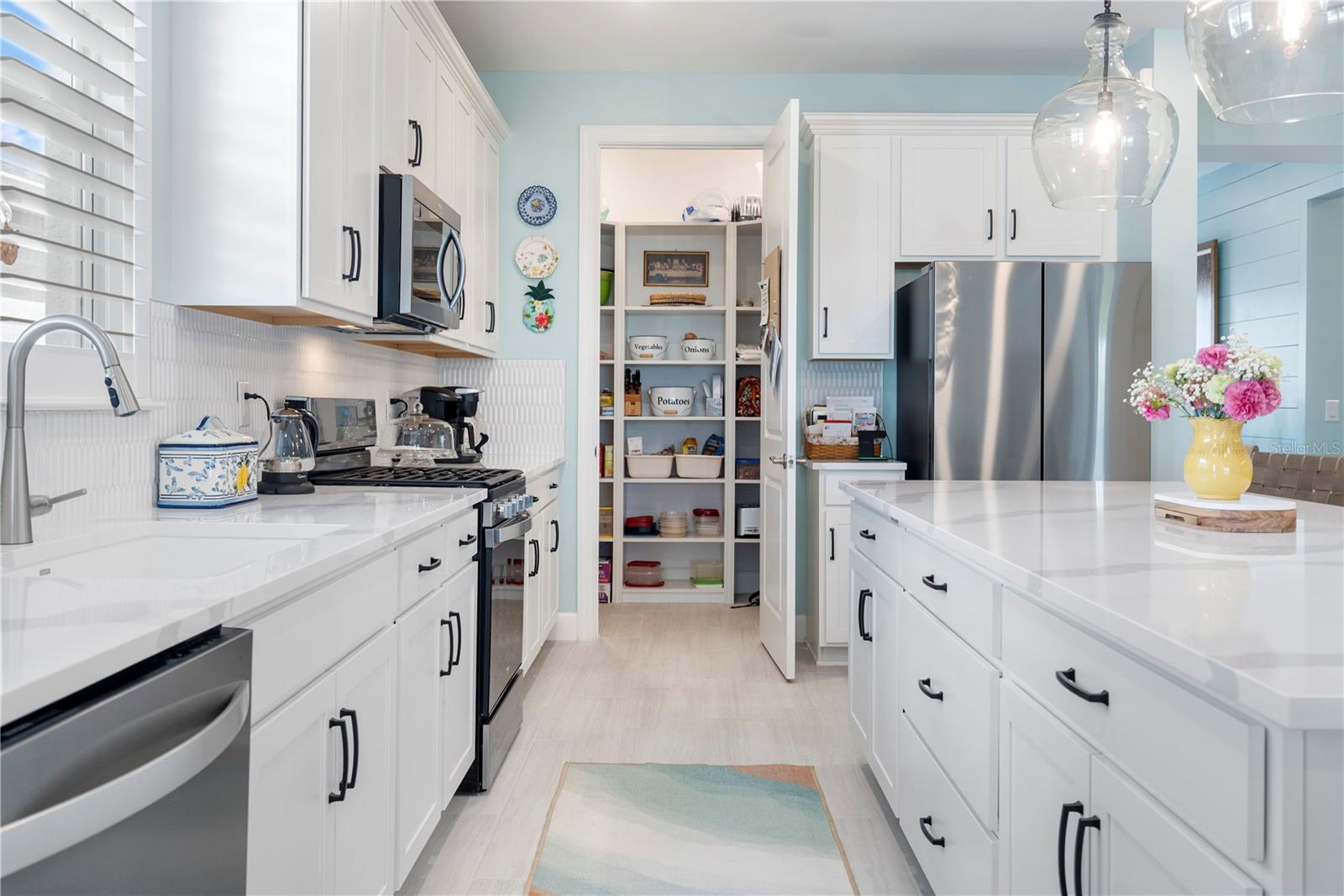 Image 11 of 83 For 15877 Shoreline Drive