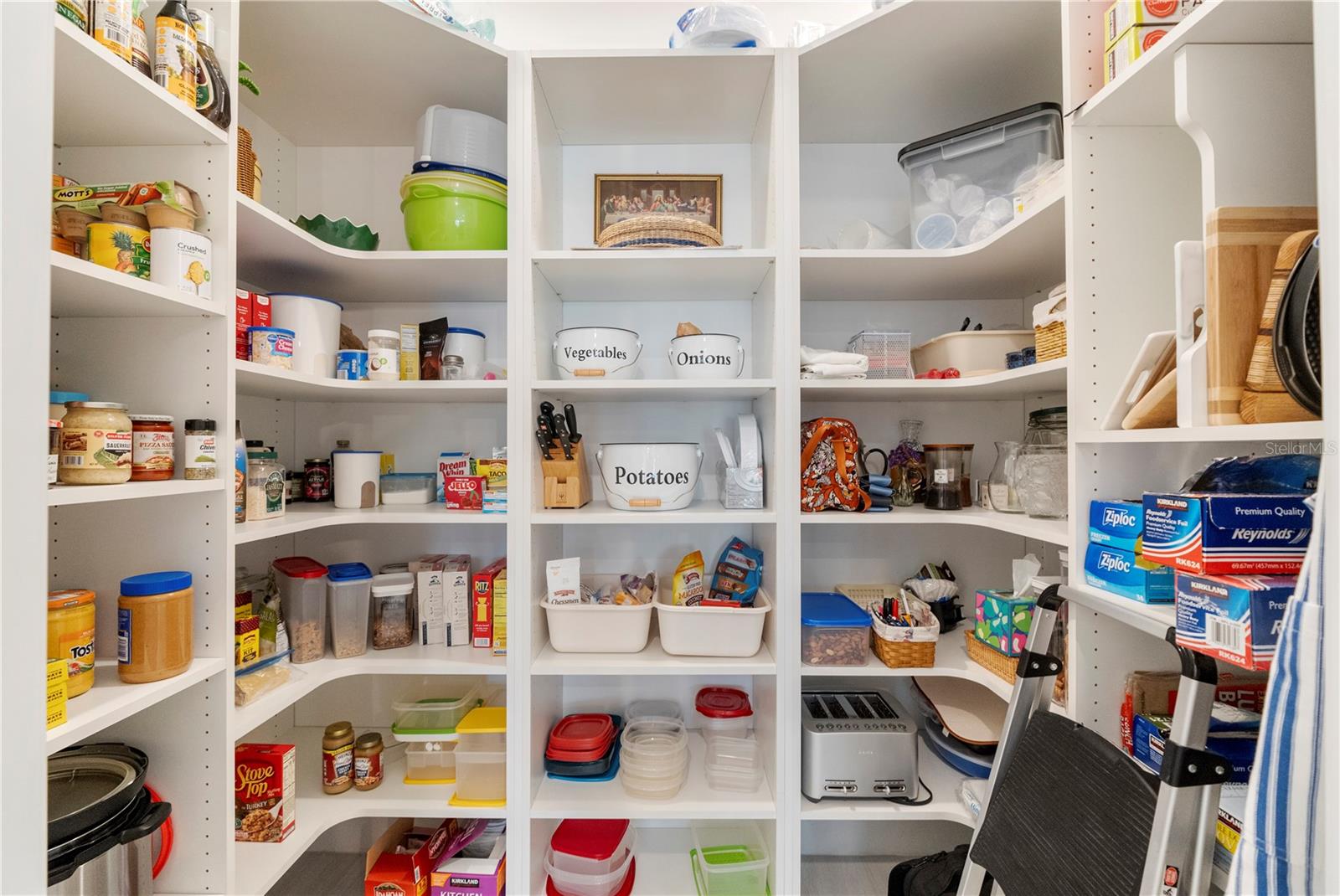 Image 12 of 83 For 15877 Shoreline Drive