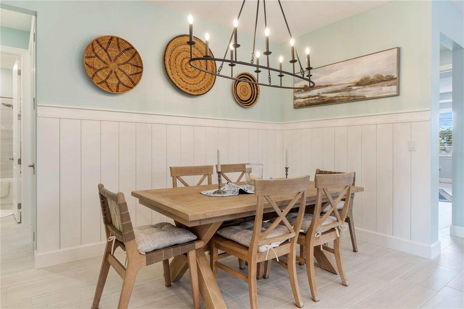 Image 14 of 83 For 15877 Shoreline Drive