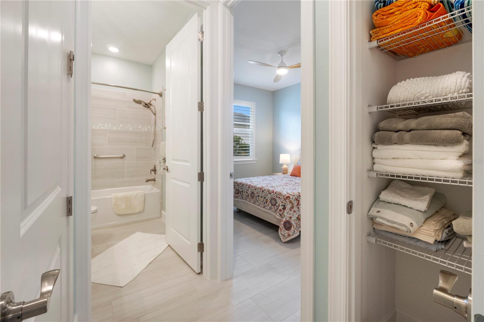 Image 15 of 83 For 15877 Shoreline Drive