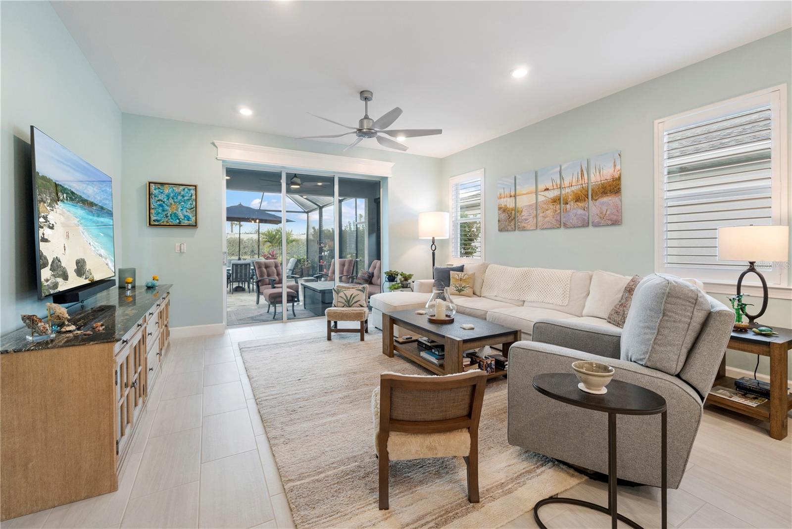 Image 19 of 83 For 15877 Shoreline Drive