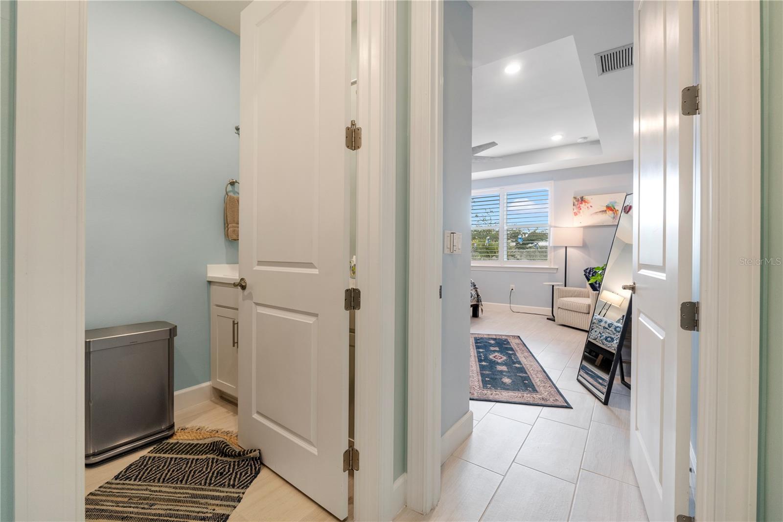 Image 21 of 83 For 15877 Shoreline Drive