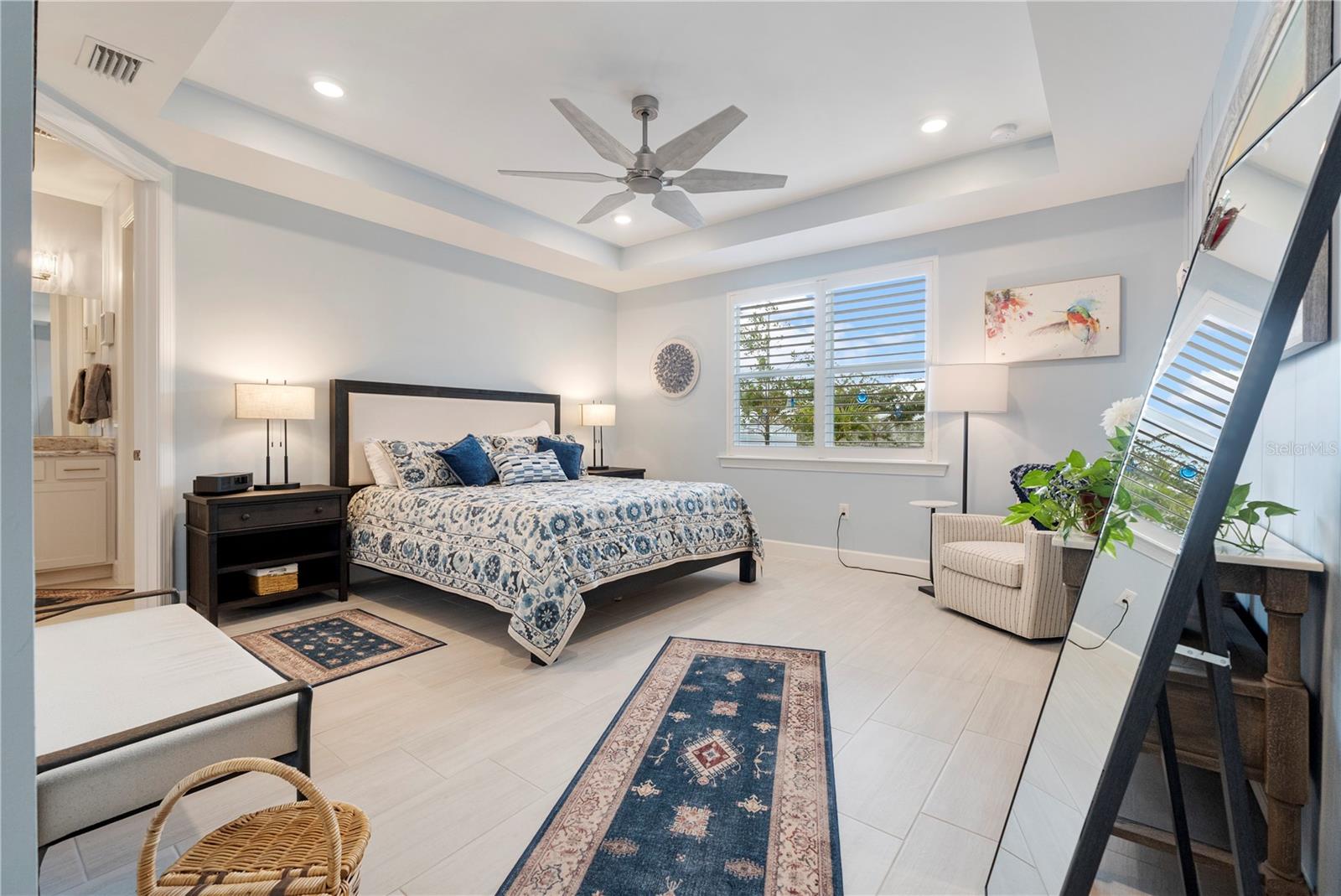 Image 24 of 83 For 15877 Shoreline Drive