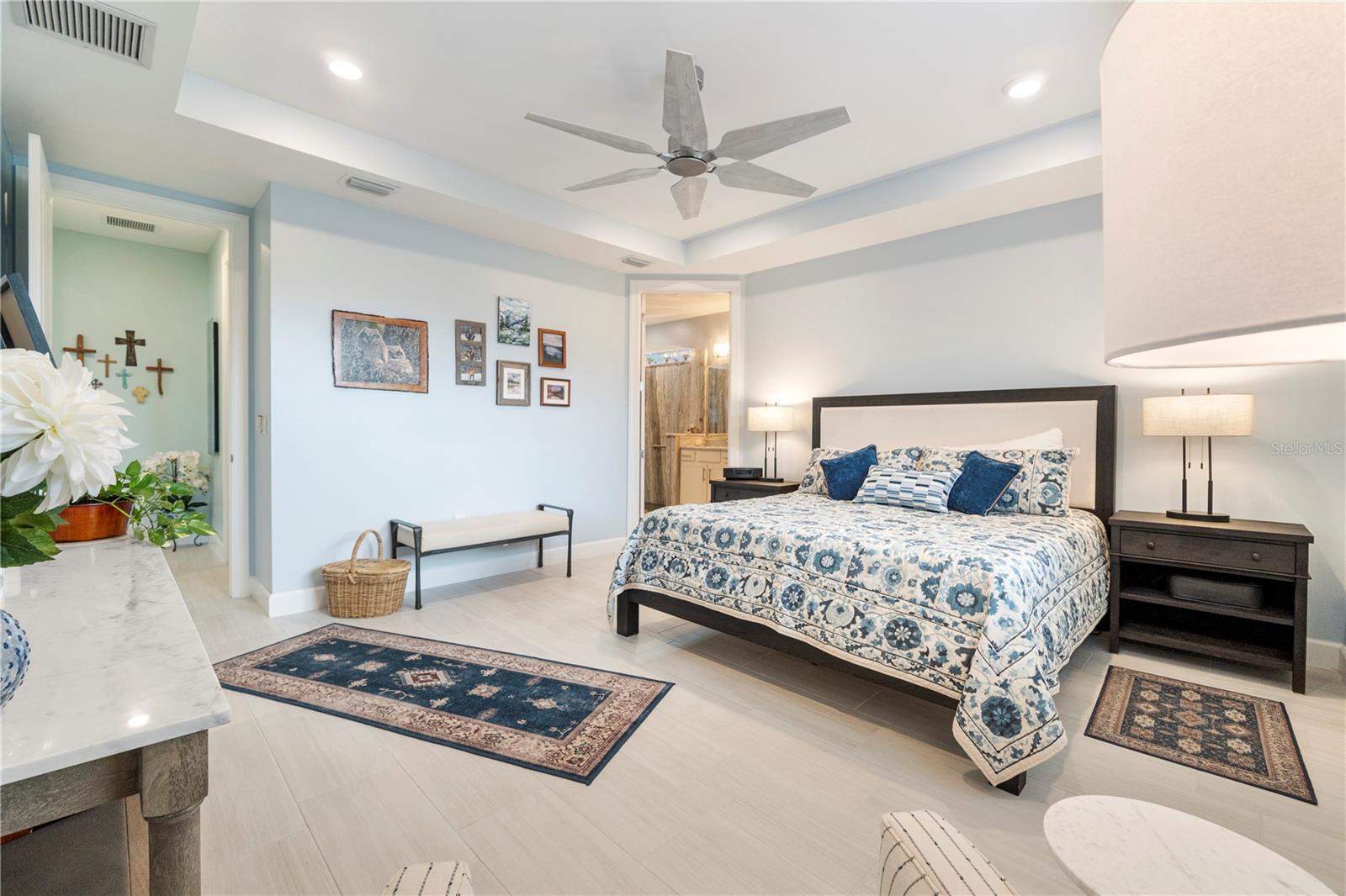 Image 25 of 83 For 15877 Shoreline Drive