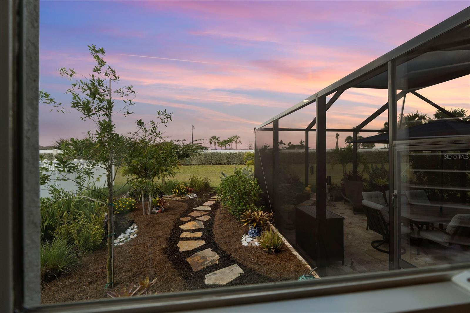 Image 26 of 83 For 15877 Shoreline Drive