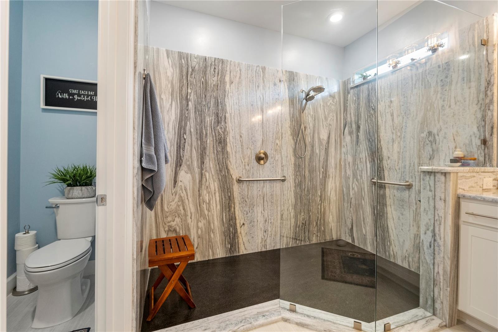 Image 29 of 83 For 15877 Shoreline Drive