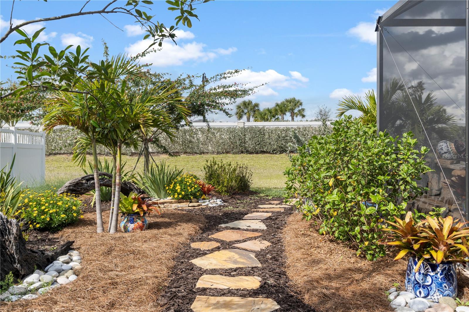 Image 37 of 83 For 15877 Shoreline Drive