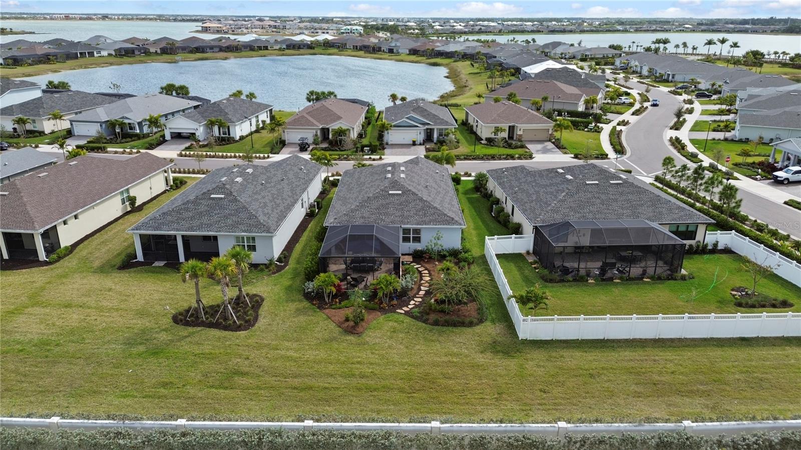 Image 42 of 83 For 15877 Shoreline Drive