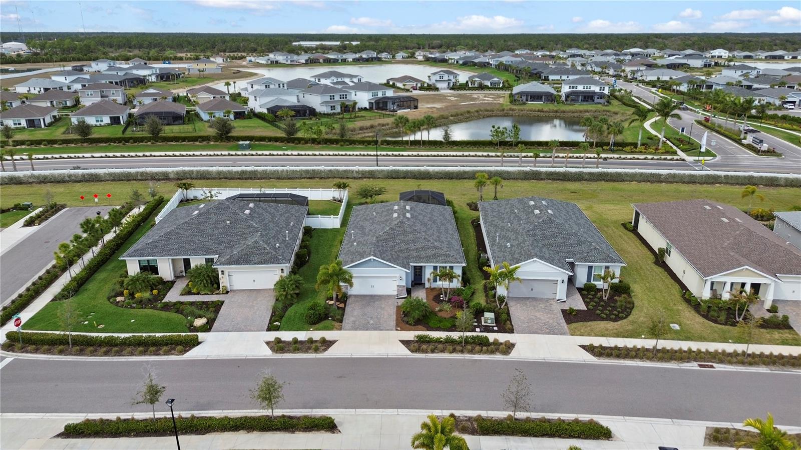 Image 44 of 83 For 15877 Shoreline Drive