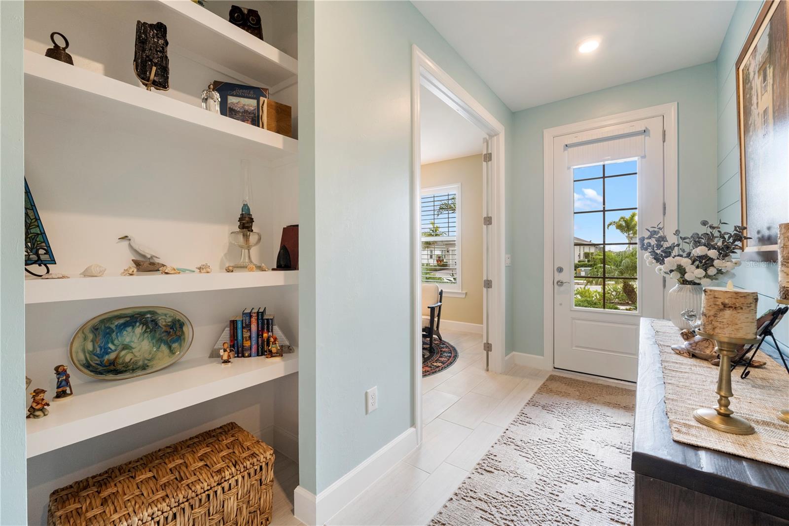 Image 7 of 83 For 15877 Shoreline Drive