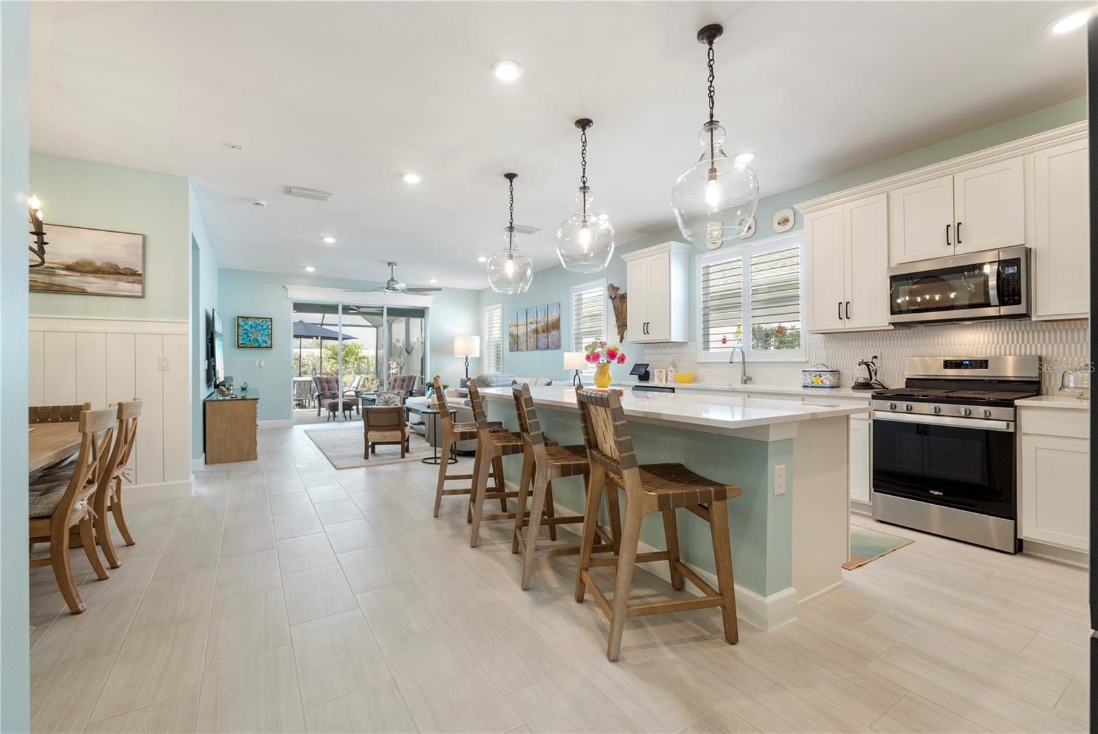 Image 9 of 83 For 15877 Shoreline Drive