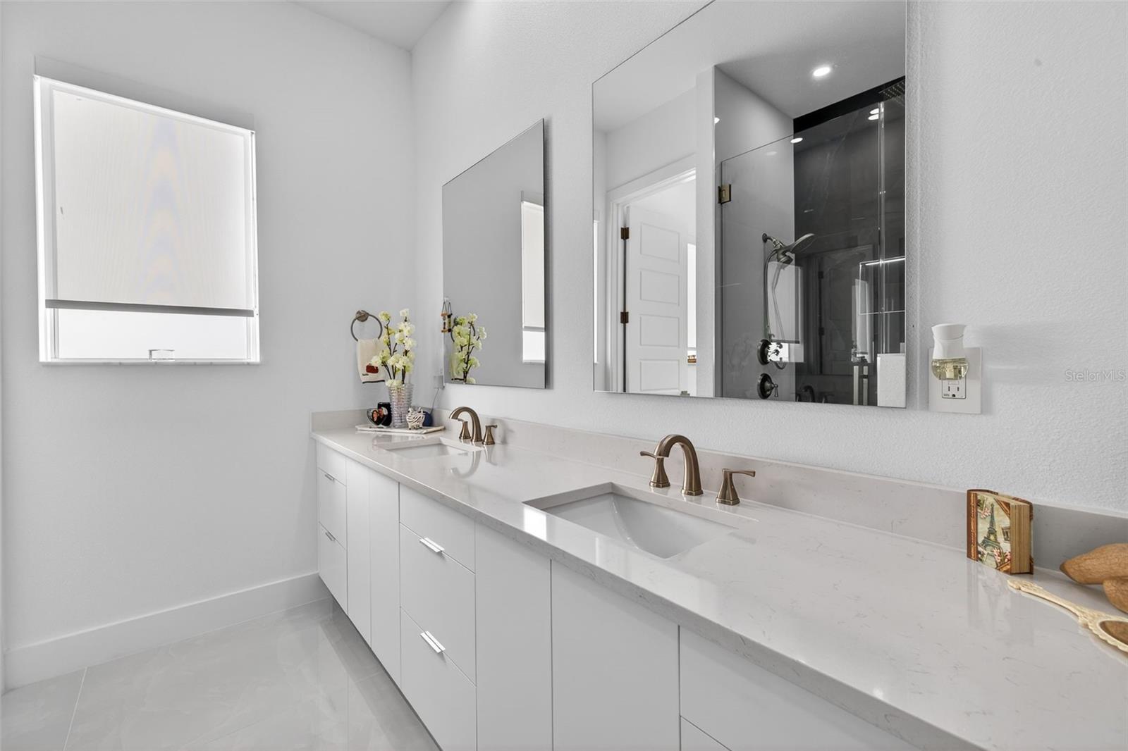 Image 28 of 50 For 523 23rd Street