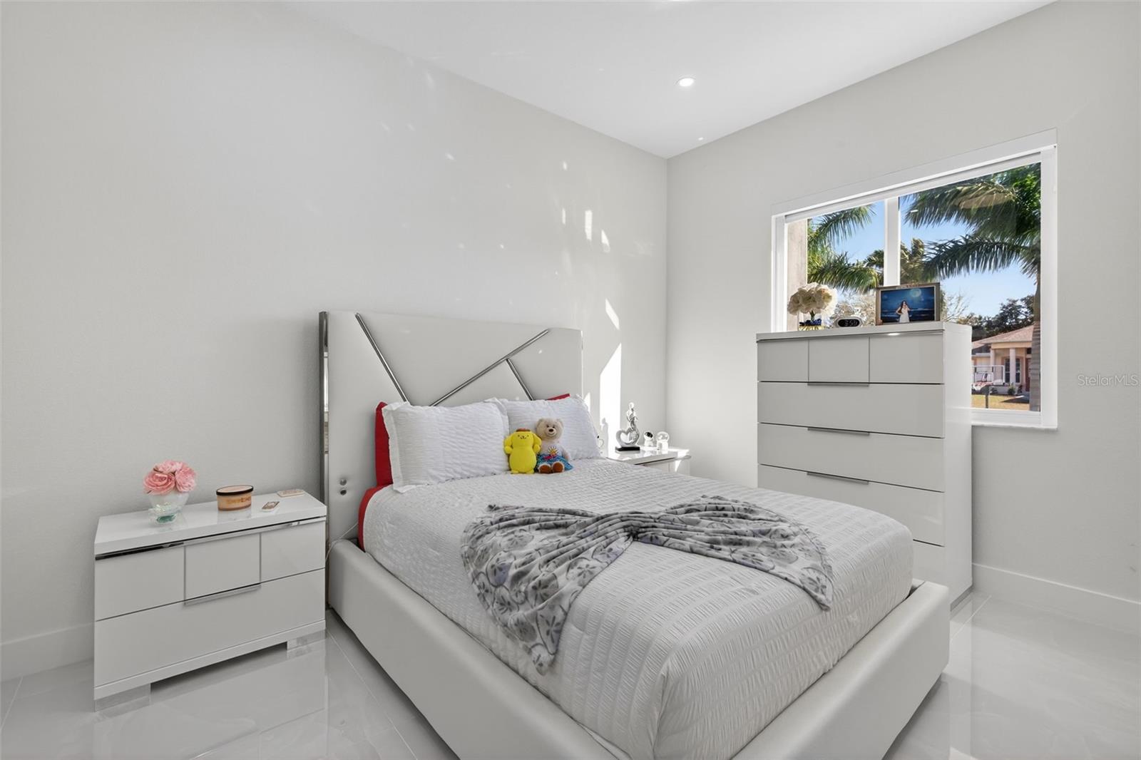 Image 33 of 50 For 523 23rd Street