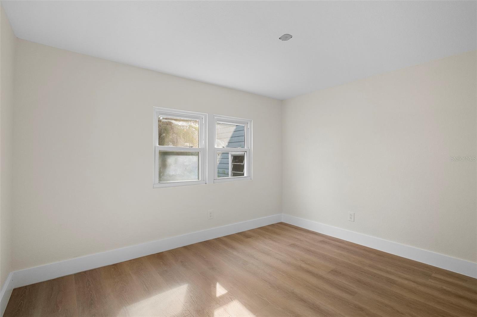 Image 15 of 22 For 3322 Sunny Harbor Drive