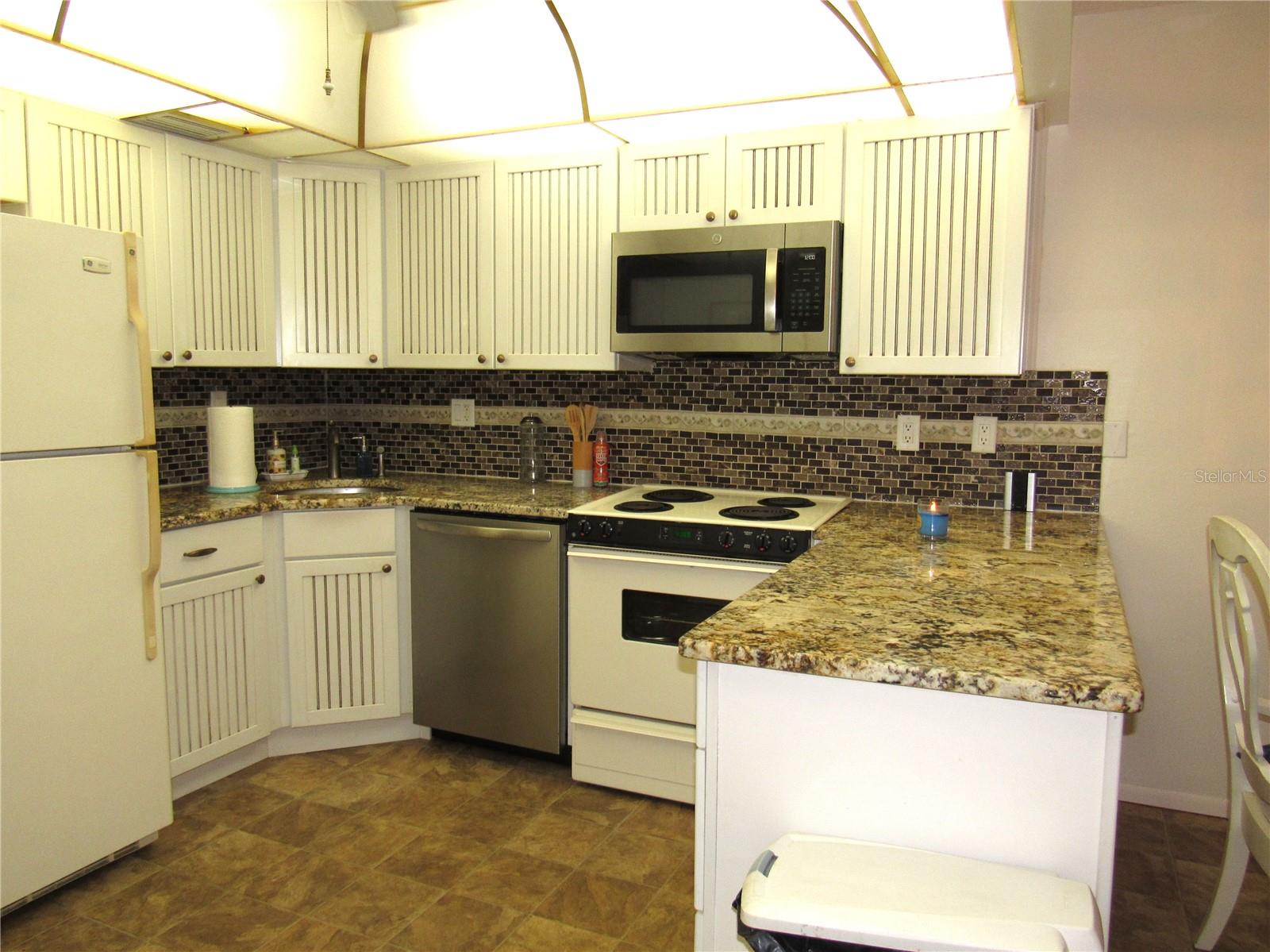 Image 12 of 37 For 21260 Brinson Avenue 212