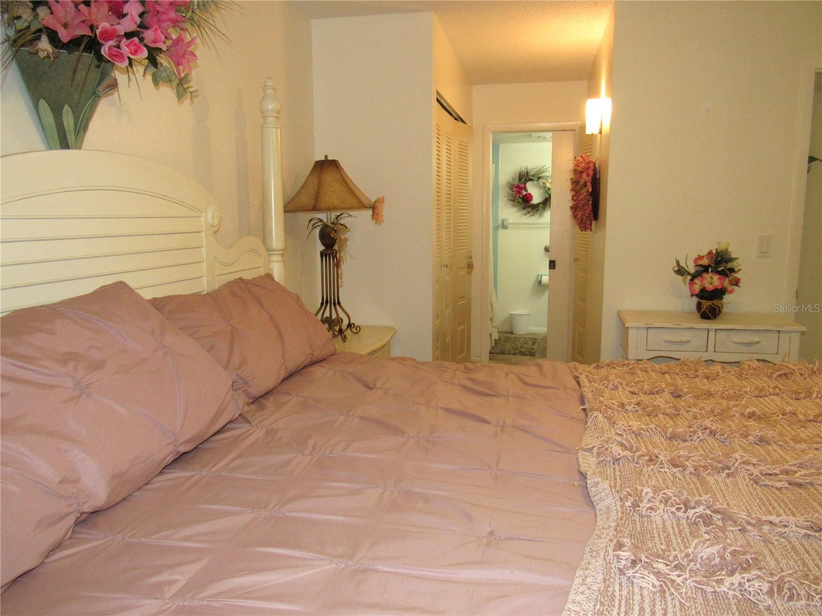 Image 17 of 37 For 21260 Brinson Avenue 212