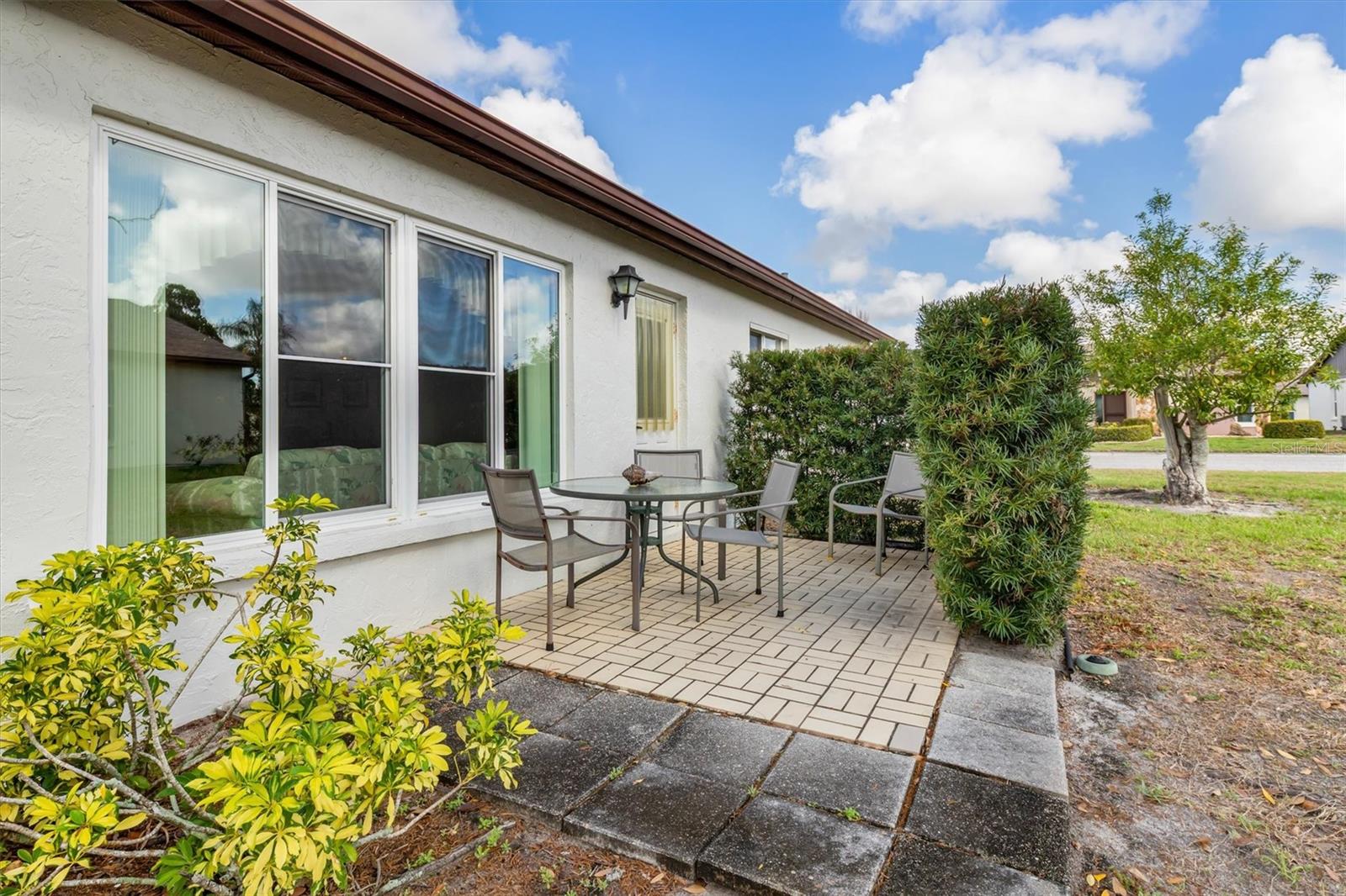 Image 17 of 44 For 626 Deerwood Avenue