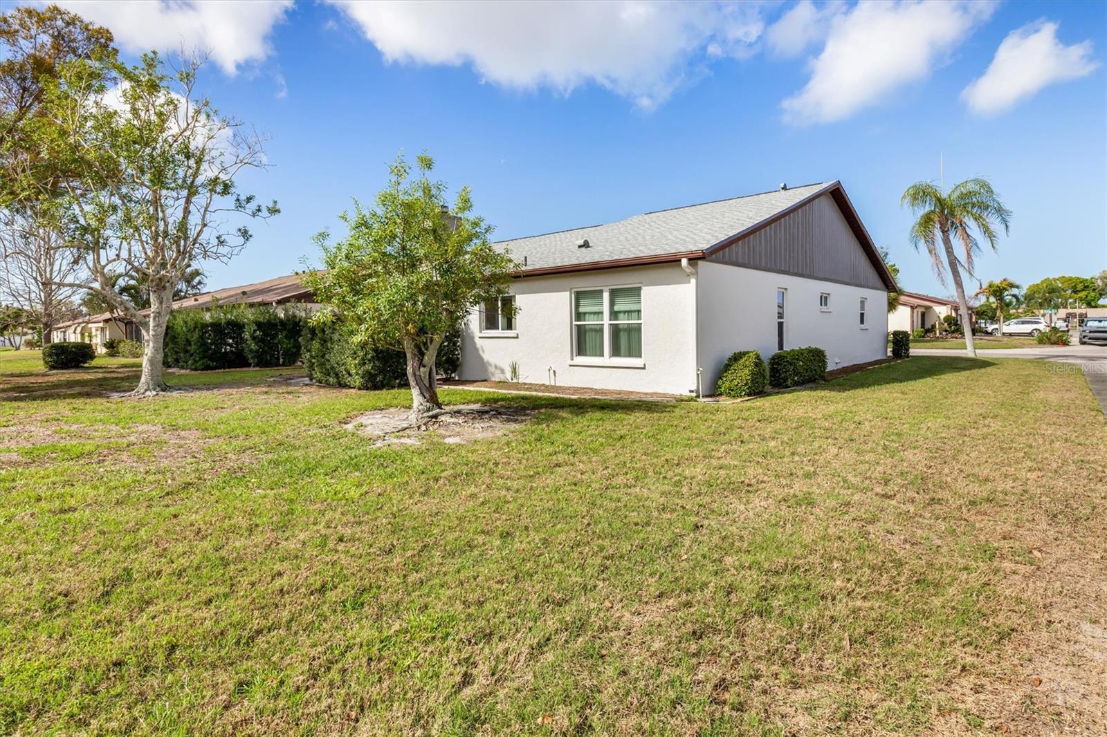 Image 19 of 44 For 626 Deerwood Avenue