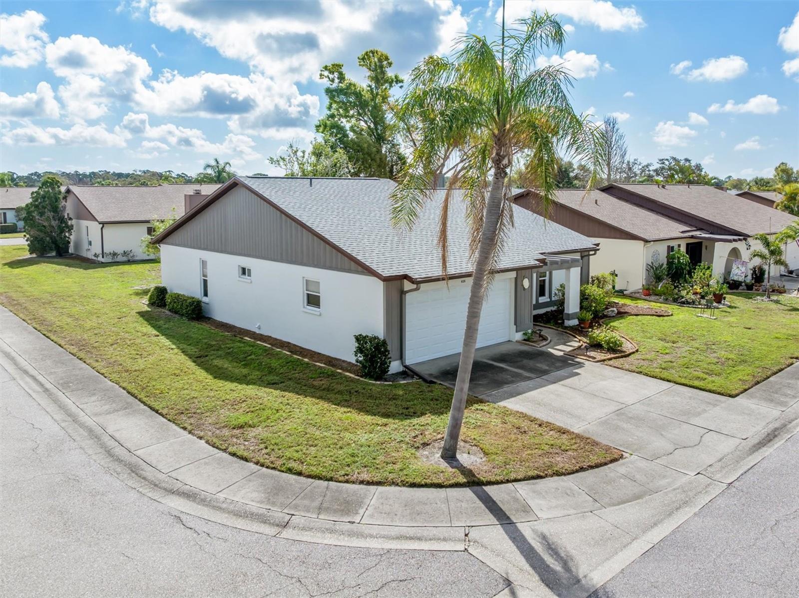 Image 22 of 44 For 626 Deerwood Avenue