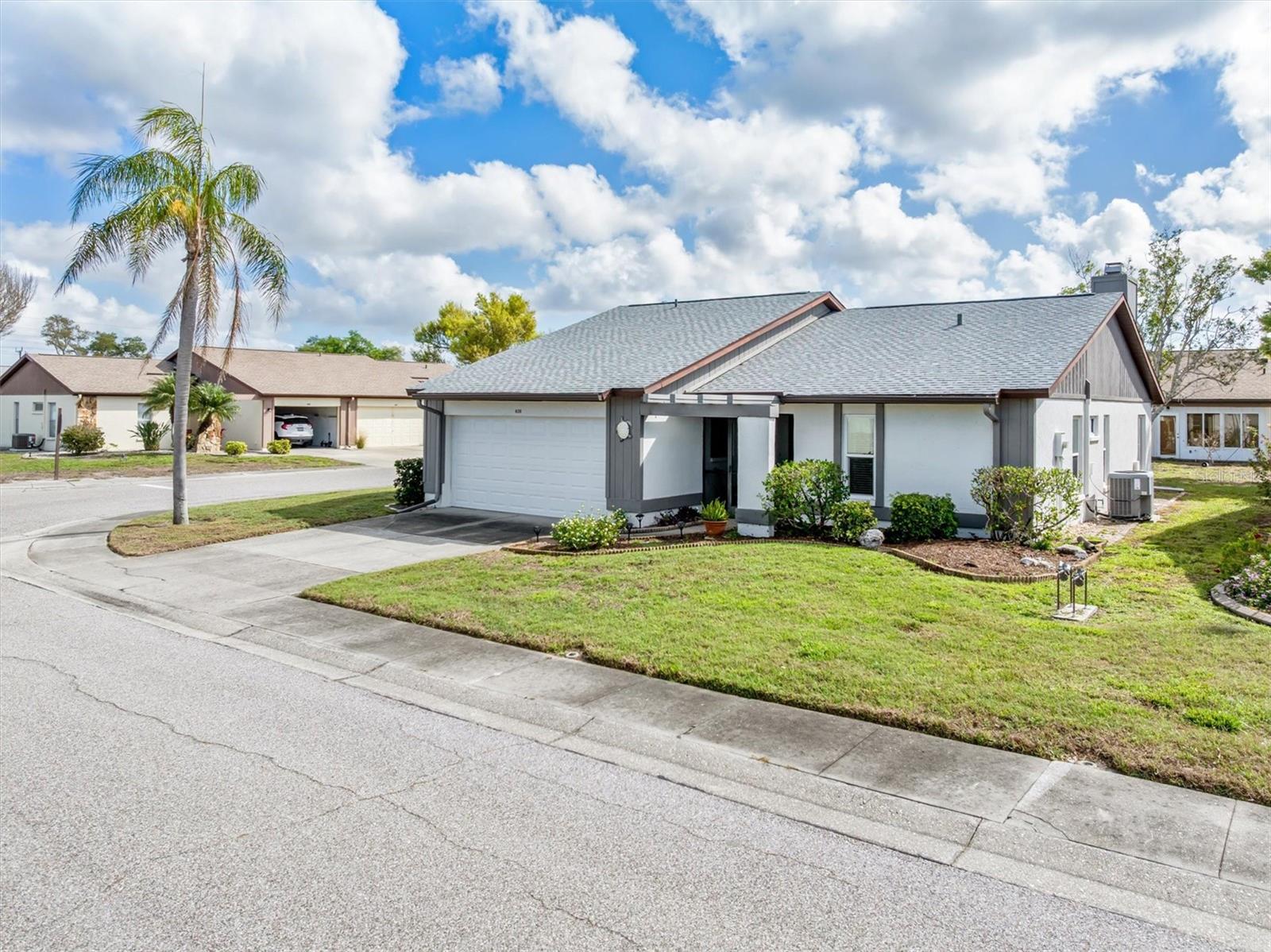 Image 24 of 44 For 626 Deerwood Avenue