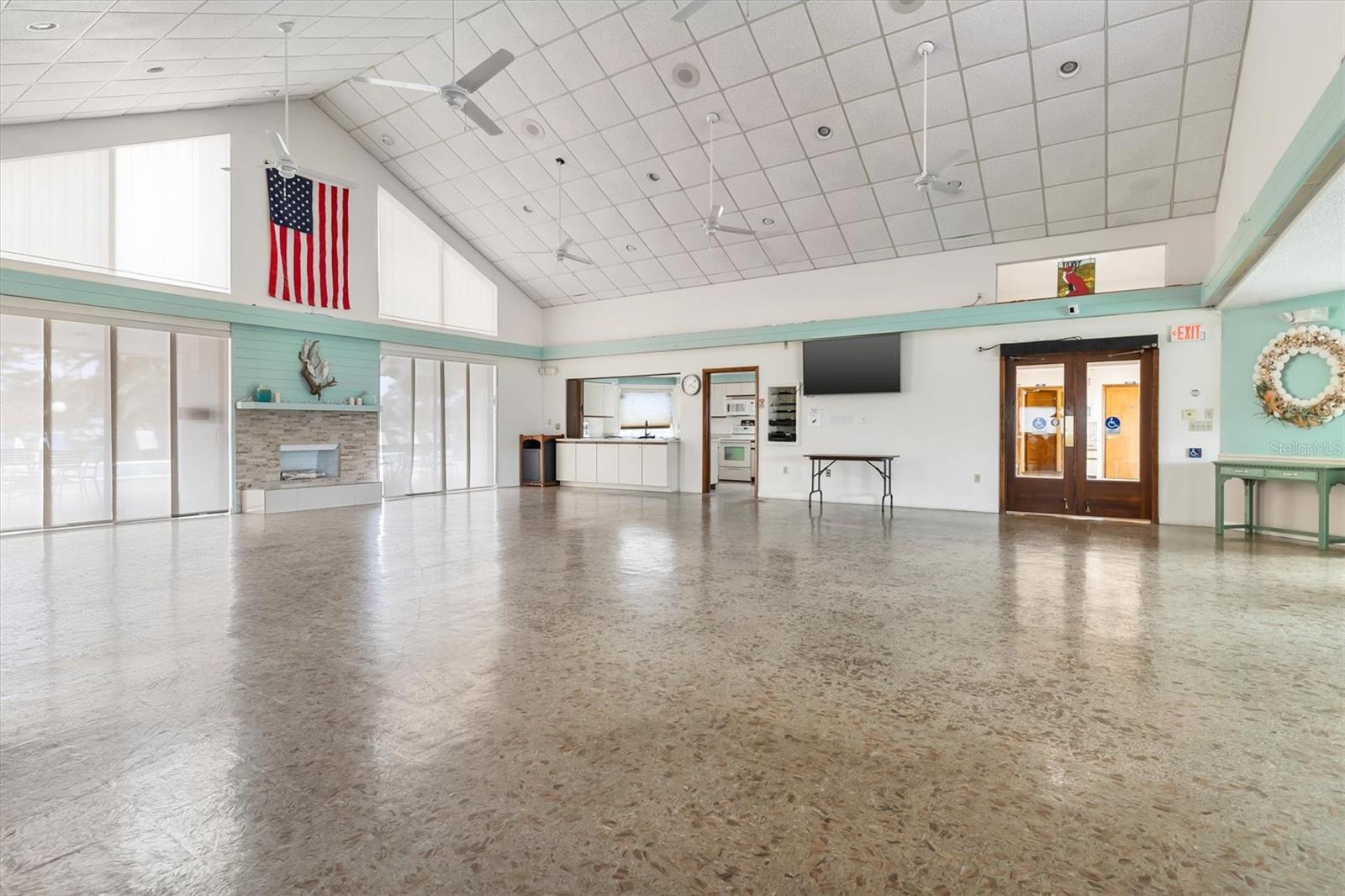 Image 37 of 44 For 626 Deerwood Avenue