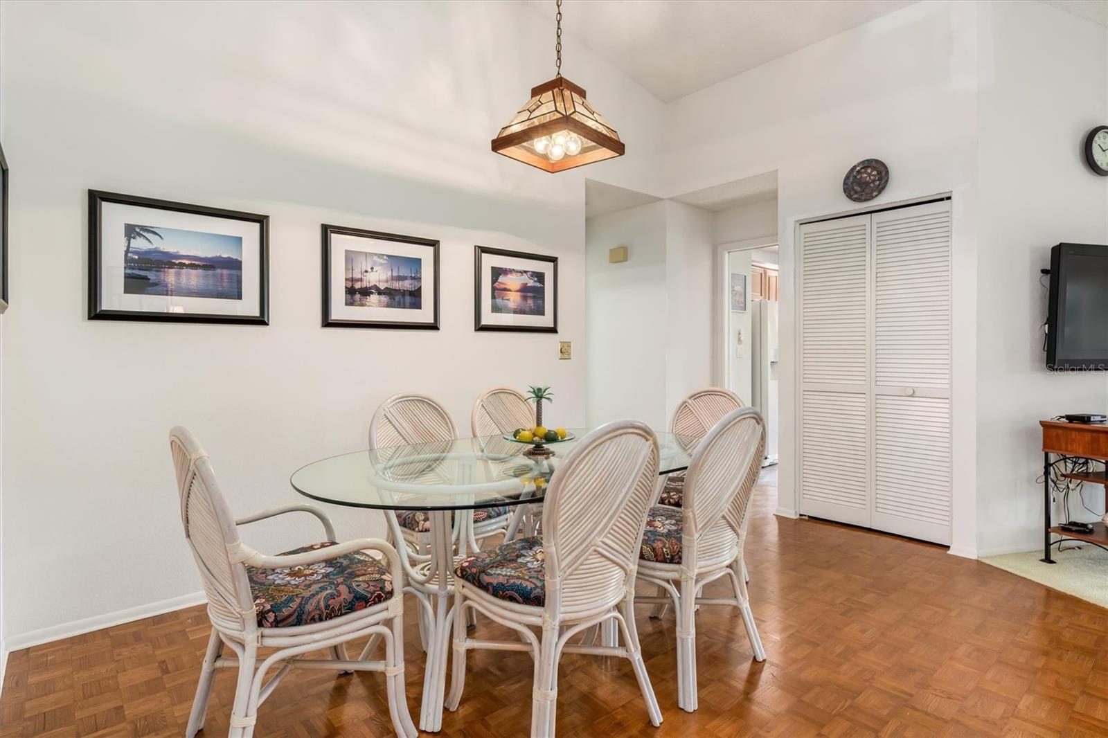 Image 6 of 44 For 626 Deerwood Avenue