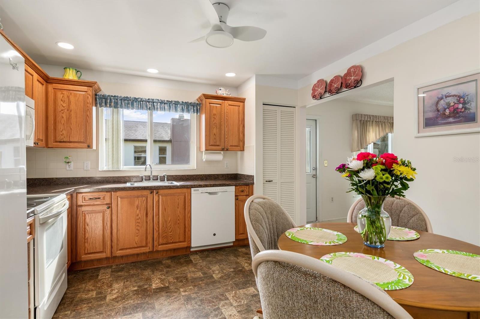 Image 8 of 44 For 626 Deerwood Avenue