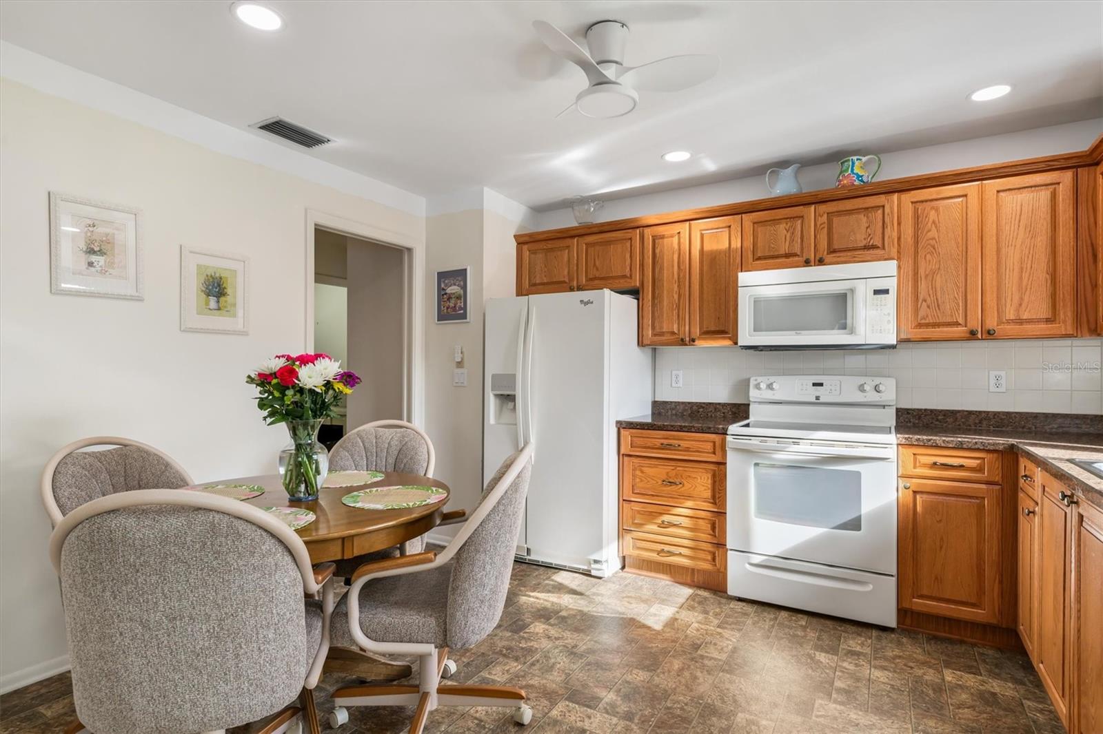 Image 9 of 44 For 626 Deerwood Avenue