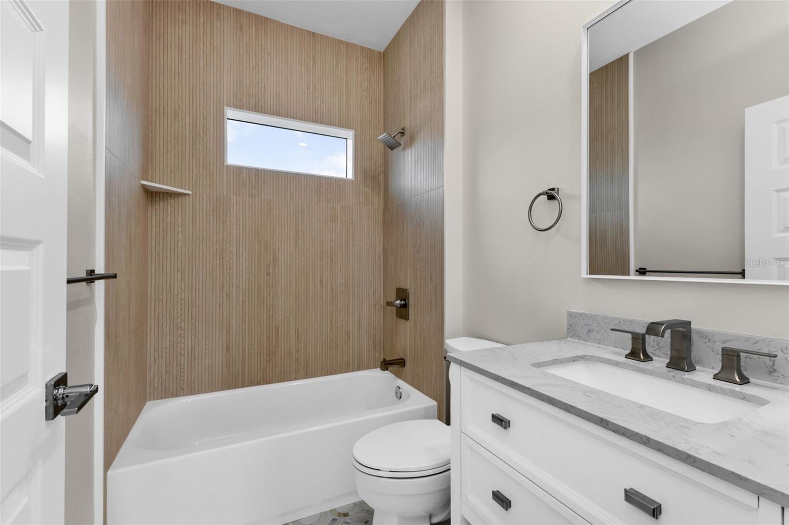 Image 14 of 38 For 1808 Kings Gate Court