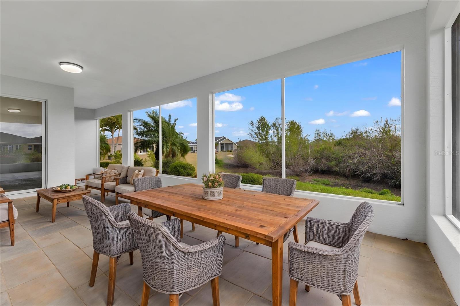 Image 5 of 38 For 1808 Kings Gate Court