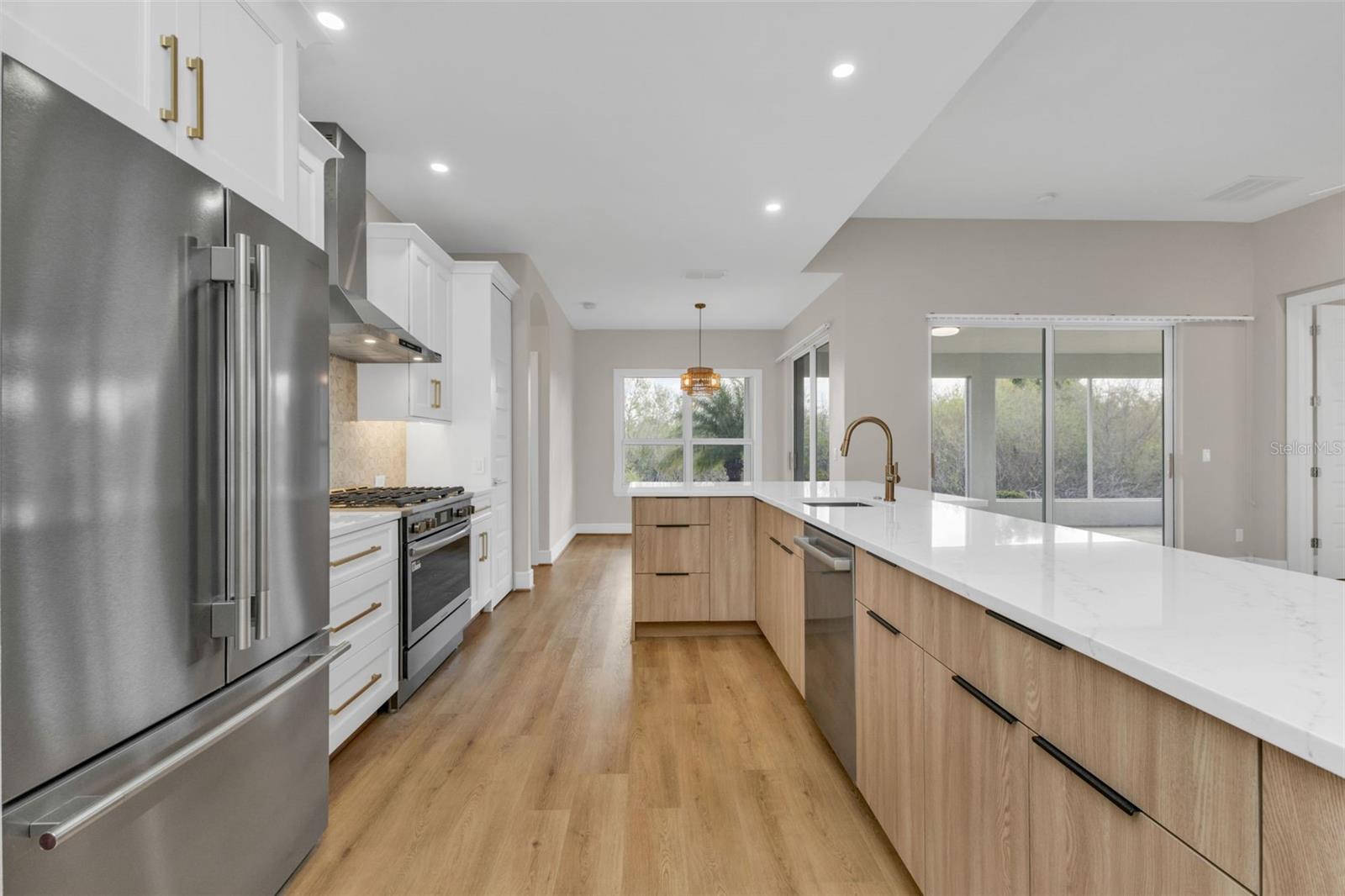 Image 7 of 38 For 1808 Kings Gate Court