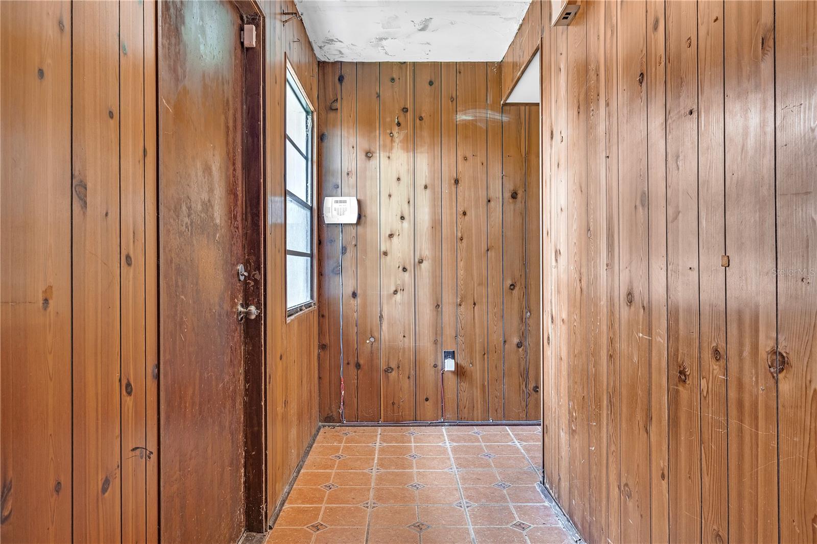 Image 16 of 47 For 440 Monza Avenue