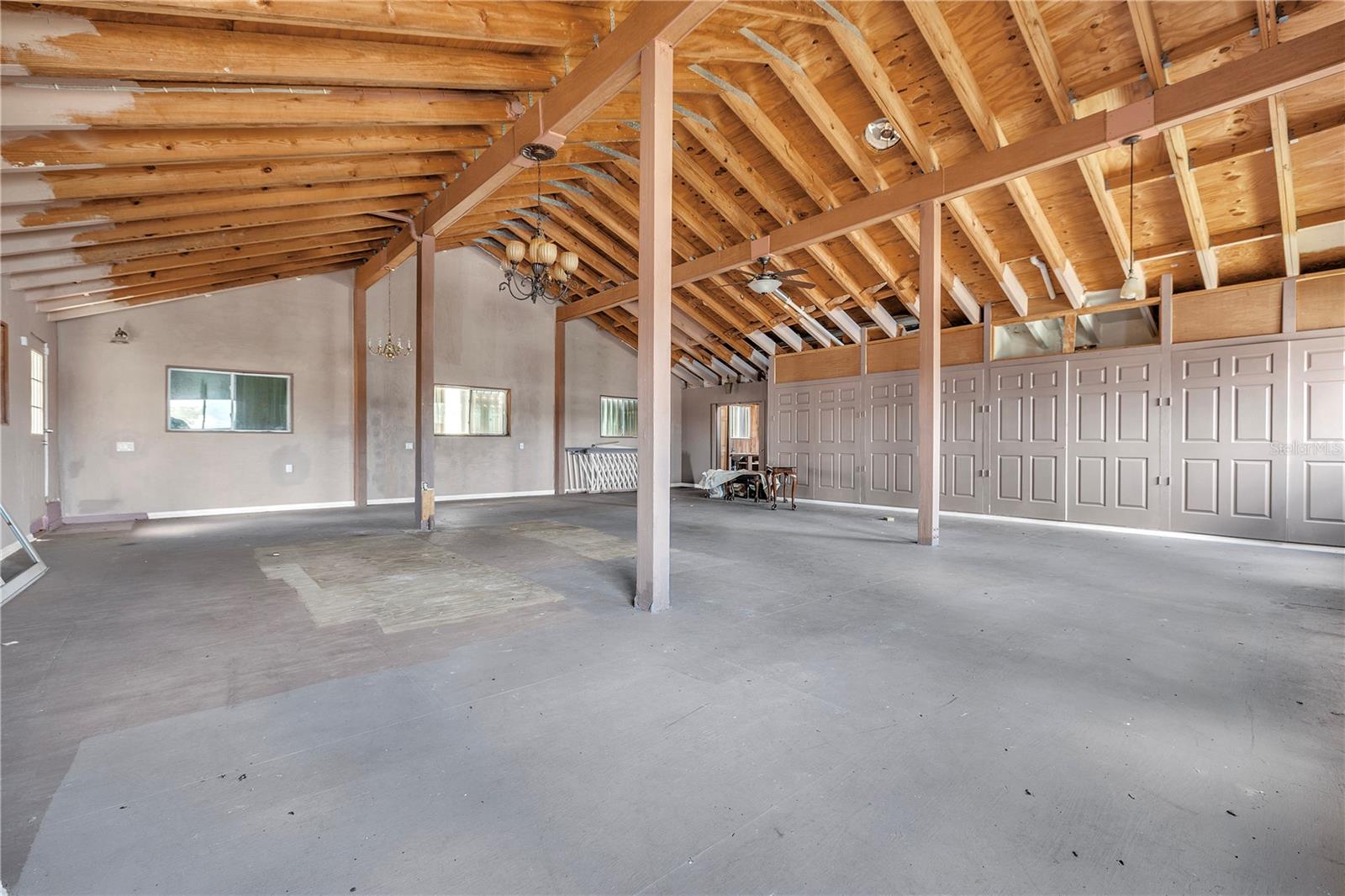 Image 37 of 47 For 440 Monza Avenue