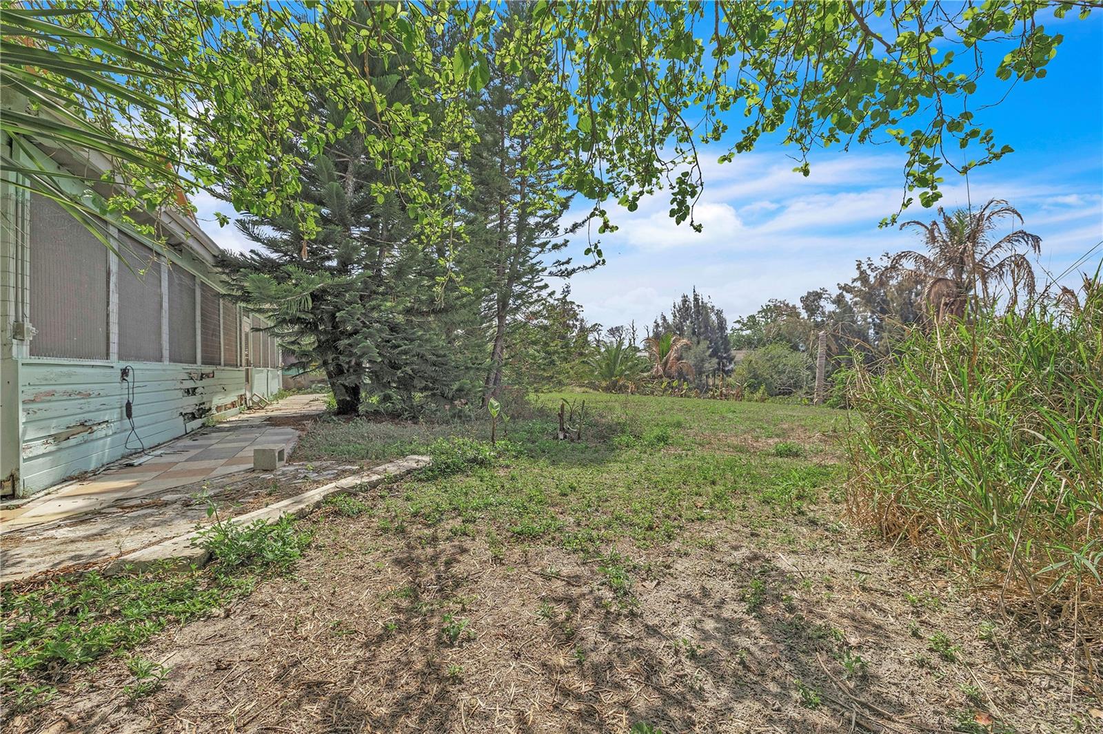 Image 38 of 47 For 440 Monza Avenue