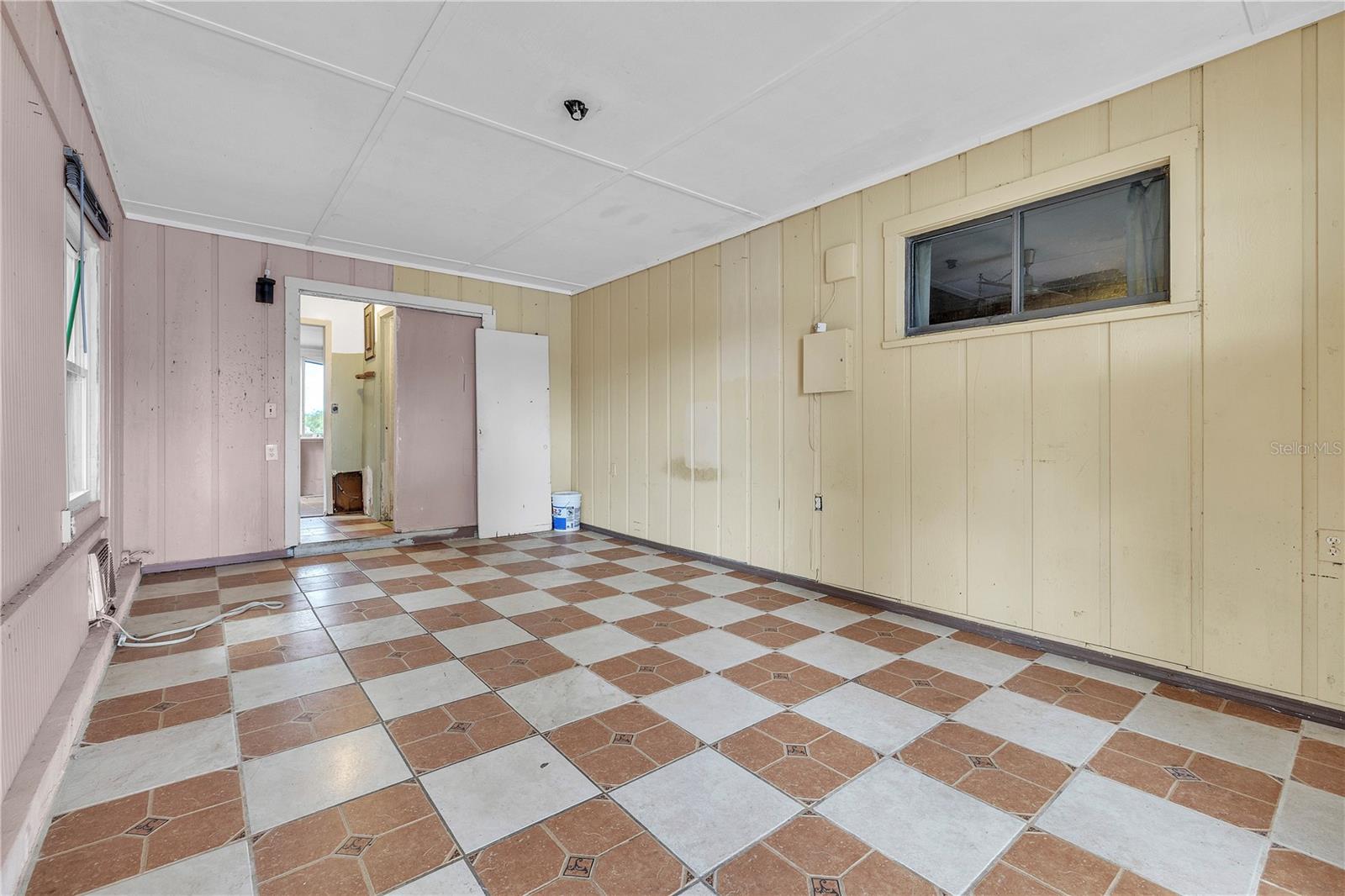 Image 6 of 47 For 440 Monza Avenue