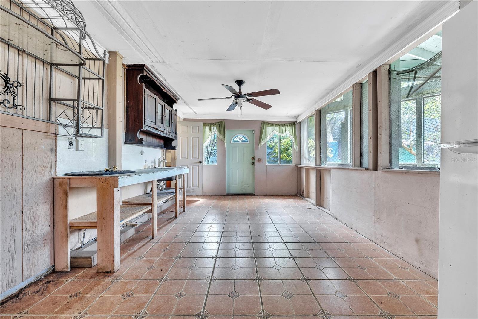 Image 9 of 47 For 440 Monza Avenue