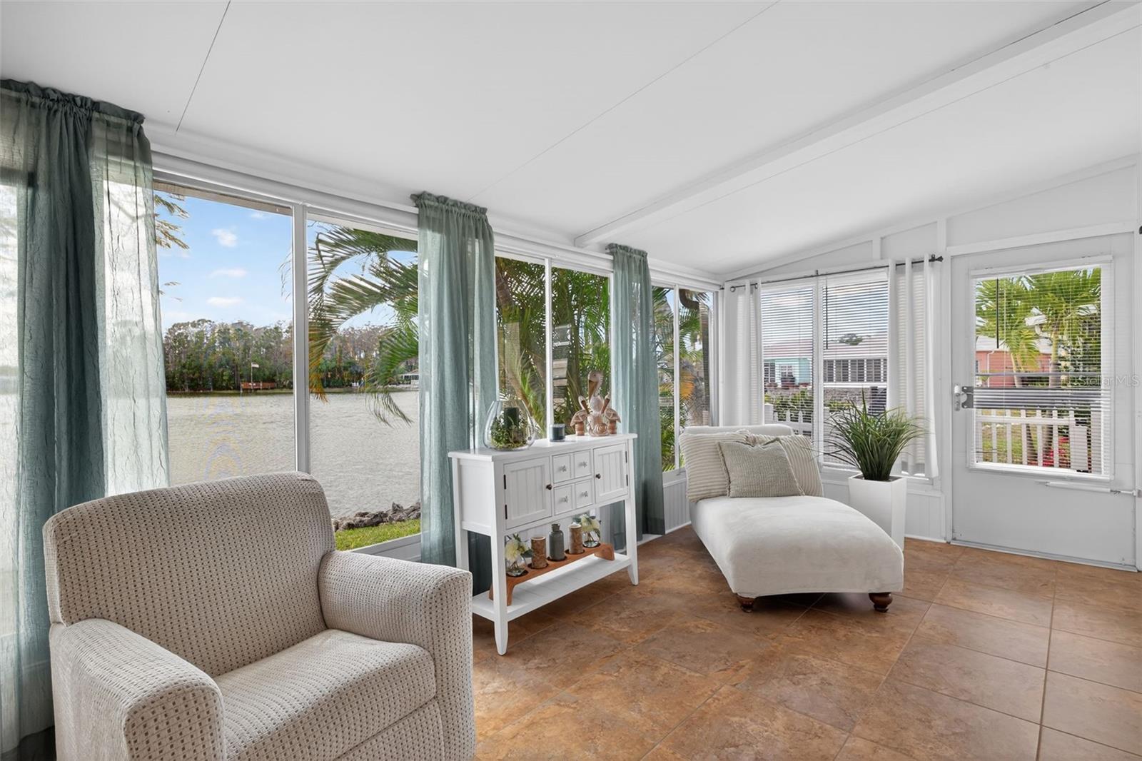 Image 25 of 51 For 10720 Parrot Cove Circle