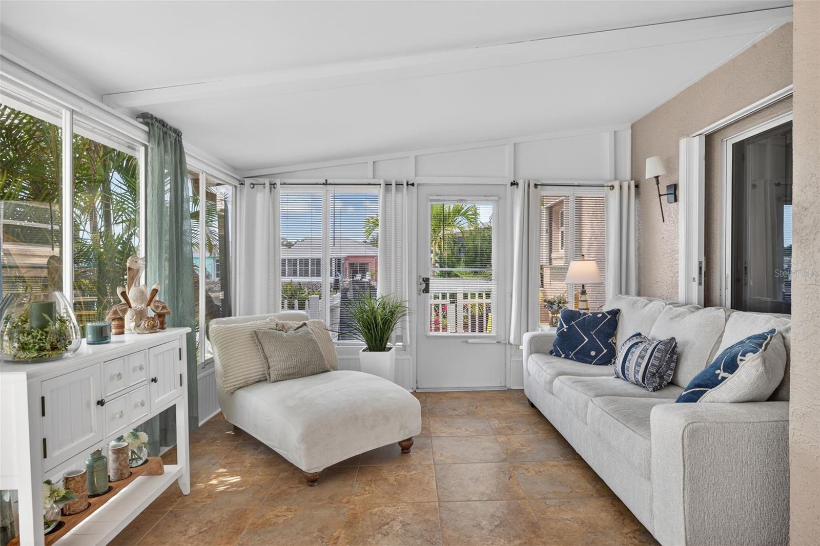 Image 26 of 51 For 10720 Parrot Cove Circle